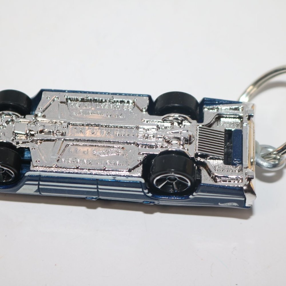 Hot Wheels Wagons 1970 Chevelle SS Wagon CUSTOM keychain - Picture 6 of 6